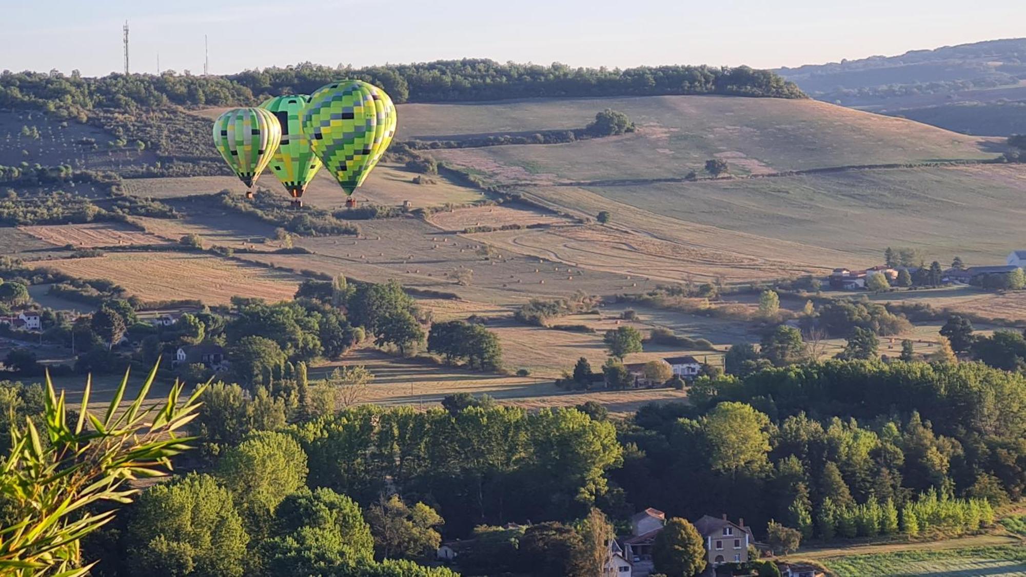 La Maison Bakea Cordes-sur-Ciel Bagian luar foto