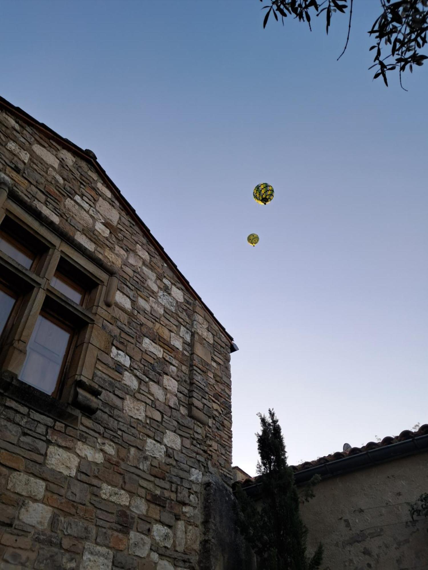 La Maison Bakea Cordes-sur-Ciel Bagian luar foto
