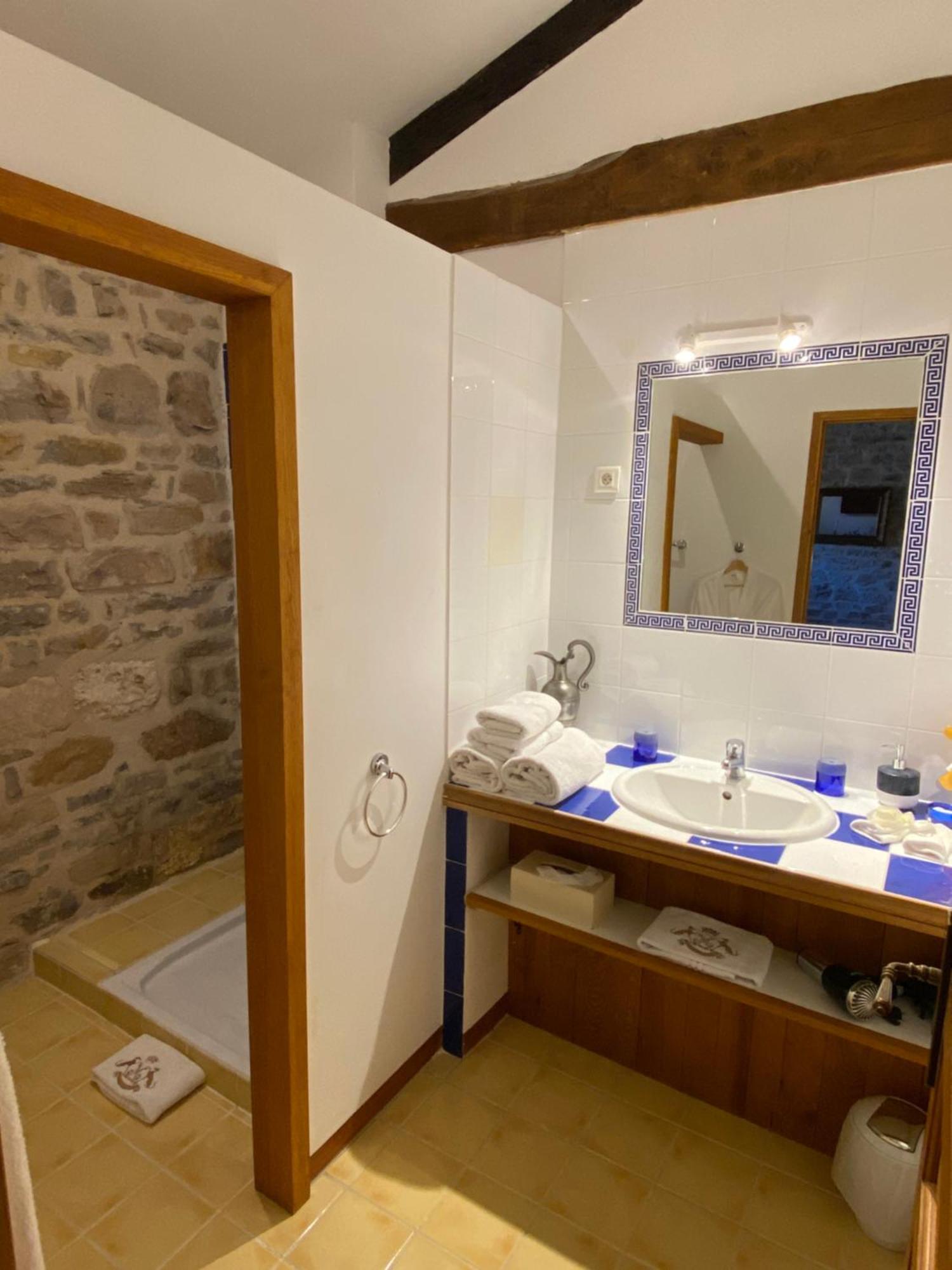 La Maison Bakea Cordes-sur-Ciel Bagian luar foto